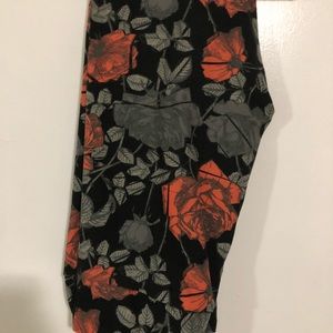 Tall and Curvy LuLaRoe leggings